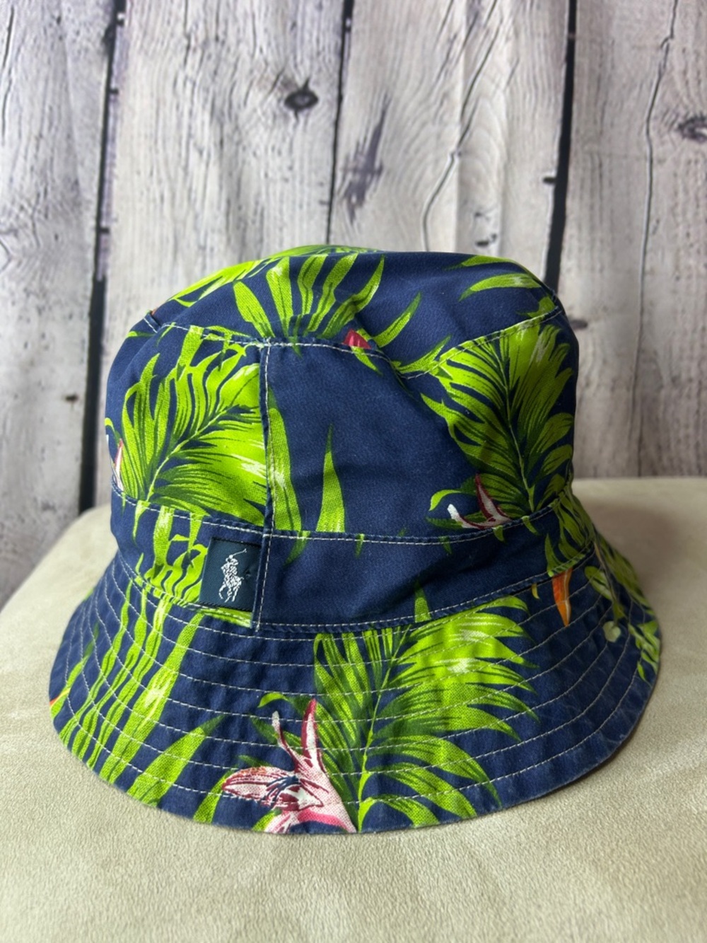 Polo Ralph Lauren twill bucket hat navy trumpet floral size s/m. This is rare
